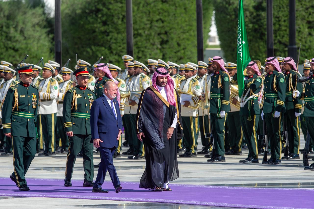 Saudi crown prince hosts Malaysian king in Riyadh